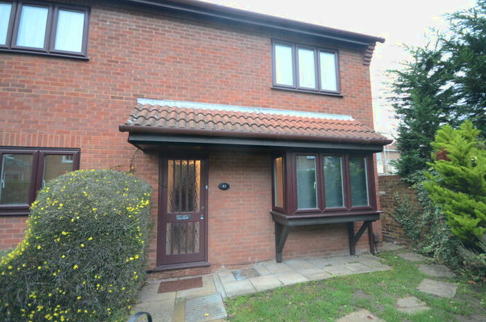 1 Bedroom Flat To Rent In Imperial Road, SL4