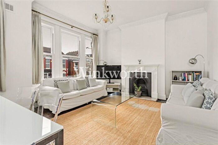 2 Bedroom Apartment For Sale In Arcadian Gardens, London, N22