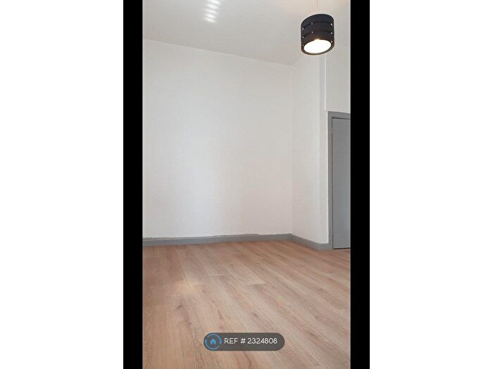 Studio To Rent In Mossley Hill, Liverpool, L18