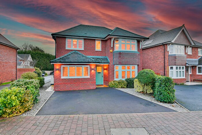 4 Bedroom Detached House For Sale In Chadwick Avenue, Woodford, SK7