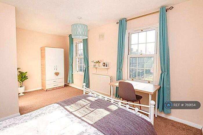 2 Bedroom Maisonette To Rent In Merryfield, London, SE3