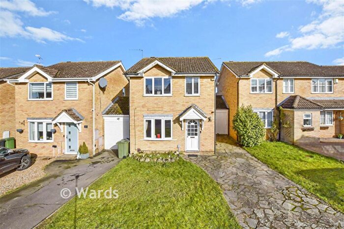 3 Bedroom Link Detached House For Sale In Finglesham Court, Maidstone, Kent, ME15