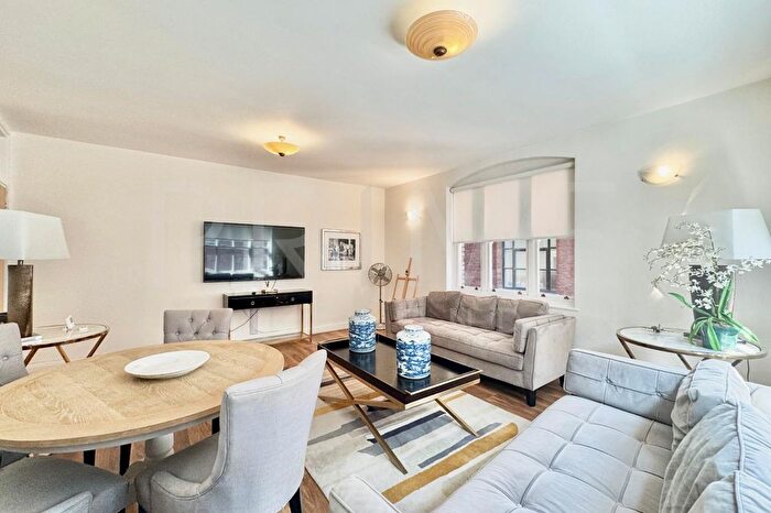 2 Bedroom Flat To Rent In Floral Street, Covent Garden, London, WC2E