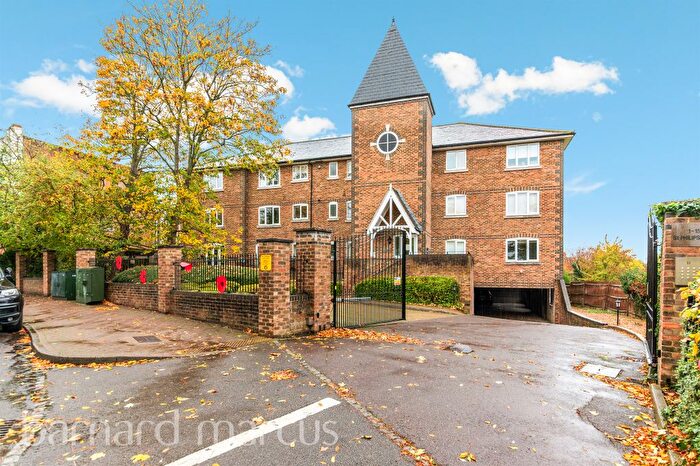 2 Bedroom Flat For Sale In Cheam Common Road, Worcester Park, KT4