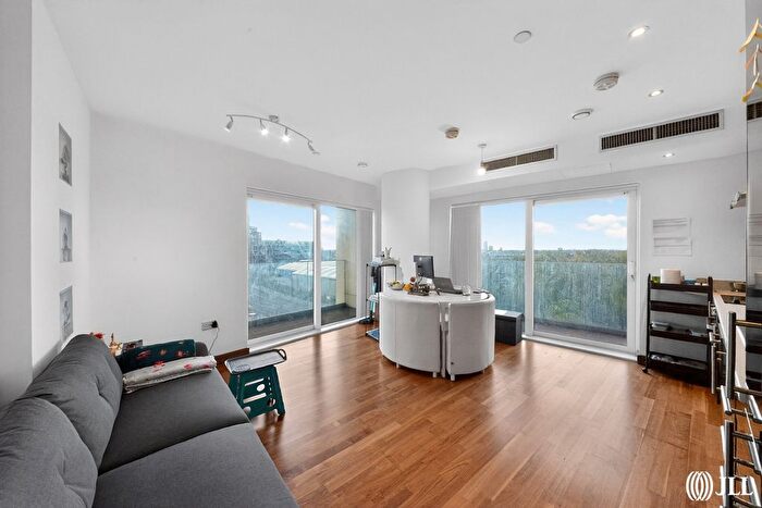 1 Bedroom Flat For Sale In River Heights, High Street, London, E15