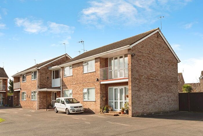 2 Bedroom Apartment For Sale In Wentworth Close, Willerby, Hull, HU10