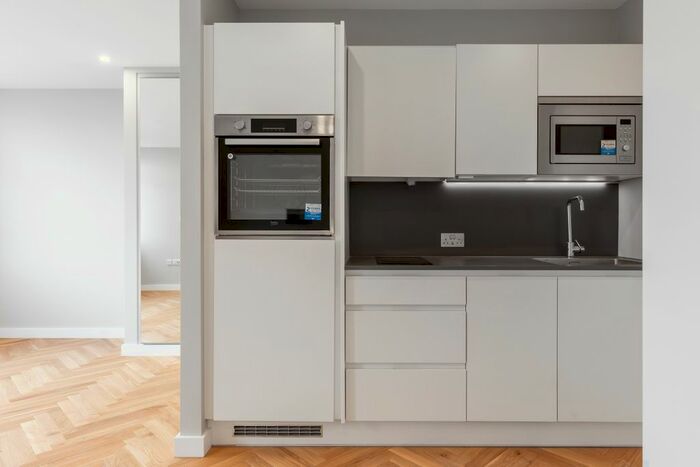 Studio To Rent In Clapham Common North Side, London, SW4