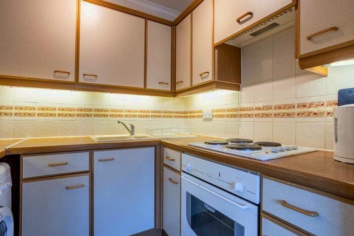 Studio To Rent In Kersfield House, Putney, London, SW15