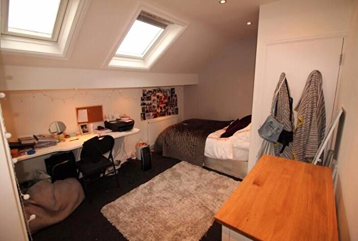 7 Bedroom Property To Rent In Chestnut Avenue, Hyde Park, Leeds, LS6