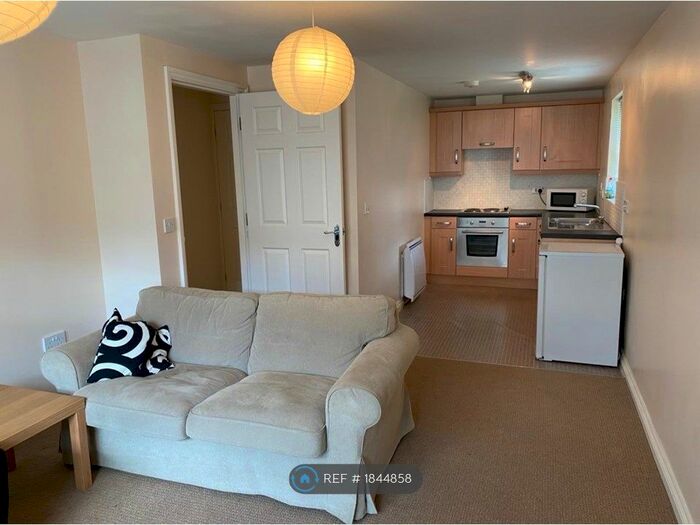 2 Bedroom Flat To Rent In Highfield Rise, Chester Le Street, DH3