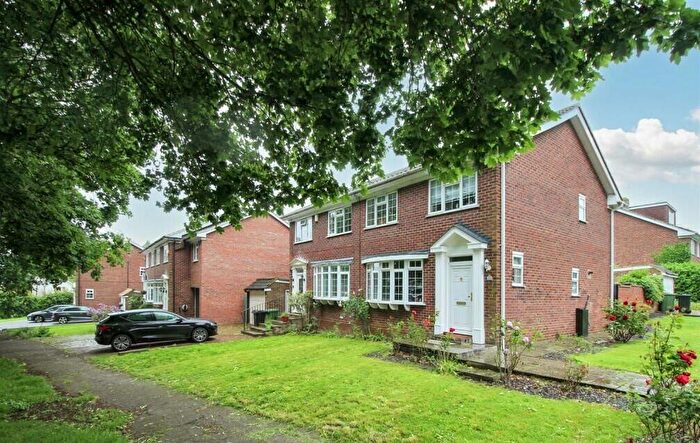 3 Bedroom Semi-Detached House To Rent In The Avenue, Billericay, CM12