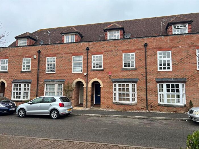4 Bedroom Town House To Rent In Horn Lane, Stony Stratford, Milton Keynes, MK11