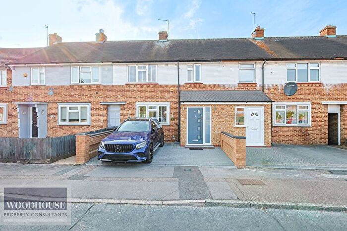 3 Bedroom Terraced House For Sale In Leven Drive, Waltham Cross, EN8