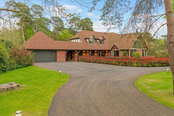 5 Bedroom Detached House To Rent In Stoke Common Road, Fulmer, Slough, SL3