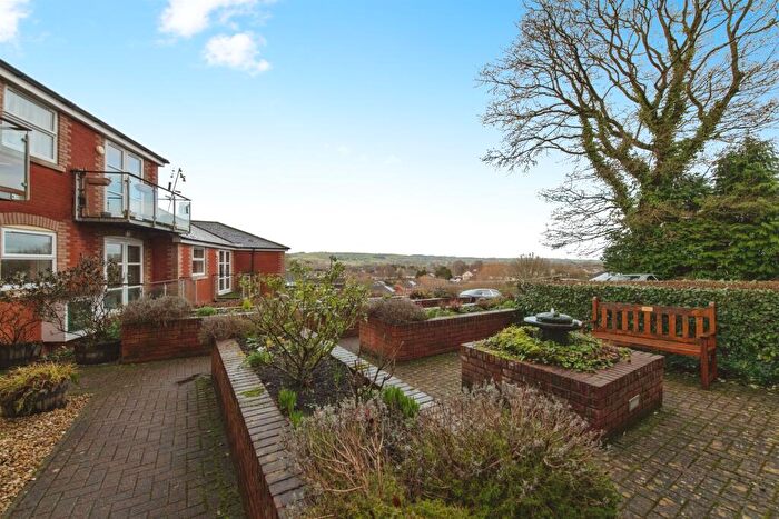 1 Bedroom Apartment For Sale In Canal Hill, Tiverton, EX16