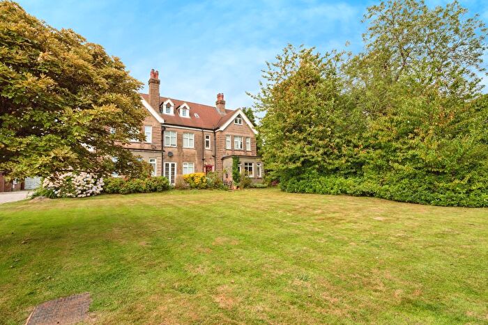 2 Bedroom Flat For Sale In Tollgates House, Tollgates, Battle, East Sussex, TN33