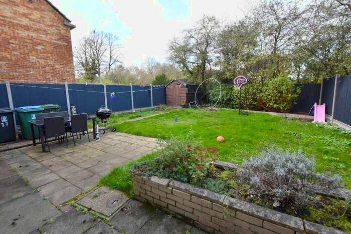 2 Bedroom Maisonette To Rent In Heronslea, Watford, WD25