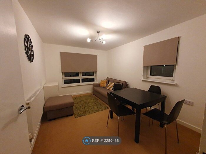 1 Bedroom Flat To Rent In Renfrew Close, London, E6