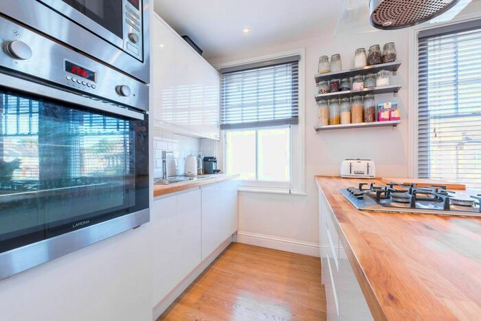 2 Bedroom Flat To Rent In Wearside Road, Ladywell, London, SE13