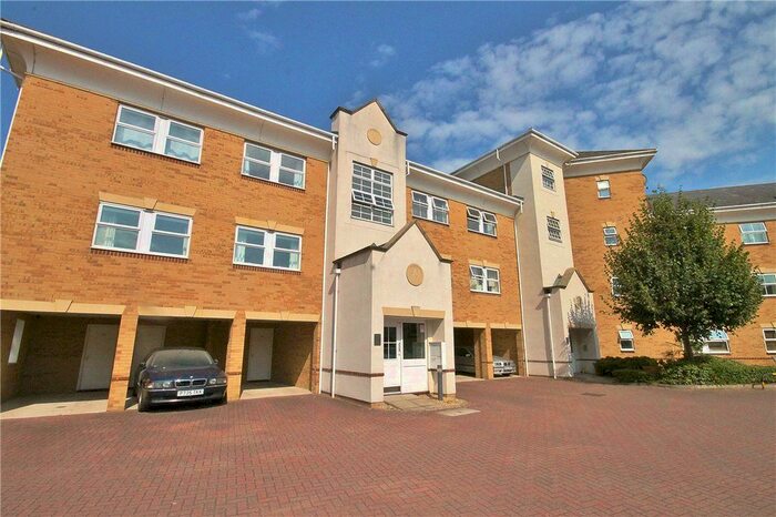 2 Bedroom Flat To Rent In International Way, Sunbury-On-Thames, Surrey TW16