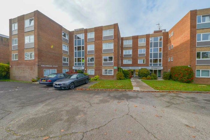 3 Bedroom Apartment To Rent In Coleridge Court, AL5