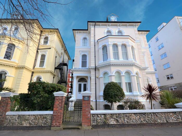 2 Bedroom Flat To Rent In Devonshire Place, Eastbourne, BN21