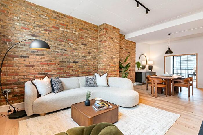 3 Bedroom Flat For Sale In Banner Street, St Lukes, EC1Y