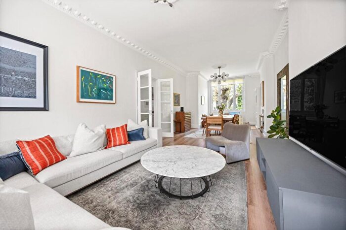 3 Bedroom Flat To Rent In Adamson Road, Belsize Park, NW3