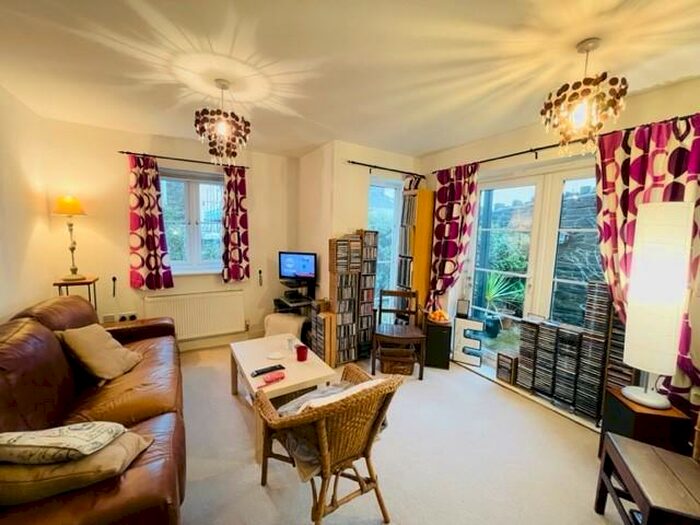 2 Bedroom Apartment To Rent In West Hill, Portishead, BS20