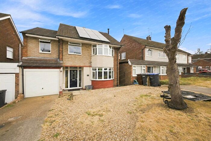 5 Bedroom Detached House For Sale In Cotswold Avenue, Northampton, NN5
