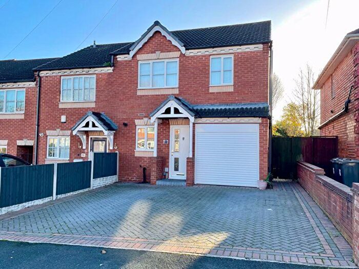3 Bedroom End Of Terrace House For Sale In Hornsey Road, Kingstanding, Birmingham, B44