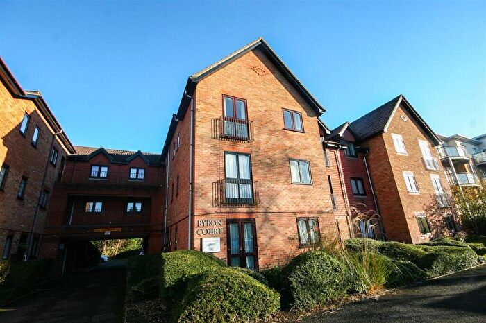 1 Bedroom Apartment To Rent In Byron Court, Hill Lane, Southampton, SO15