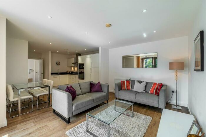 2 Bedroom Apartment To Rent In Palm House, Sancroft Street, Vauxhall, London, SE11