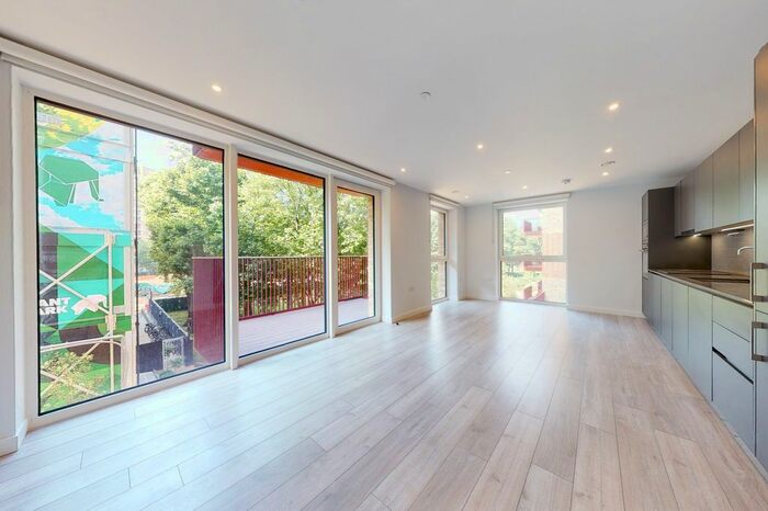 2 Bedroom Flat To Rent In Chatteris Way, London, SE17