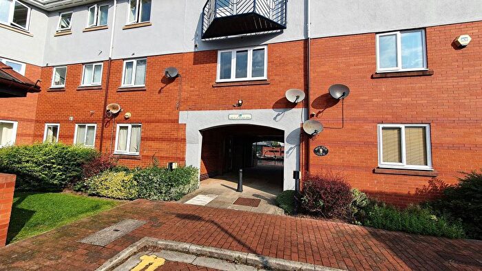 2 Bedroom Flat To Rent In Vancouver Quay, Salford, M50