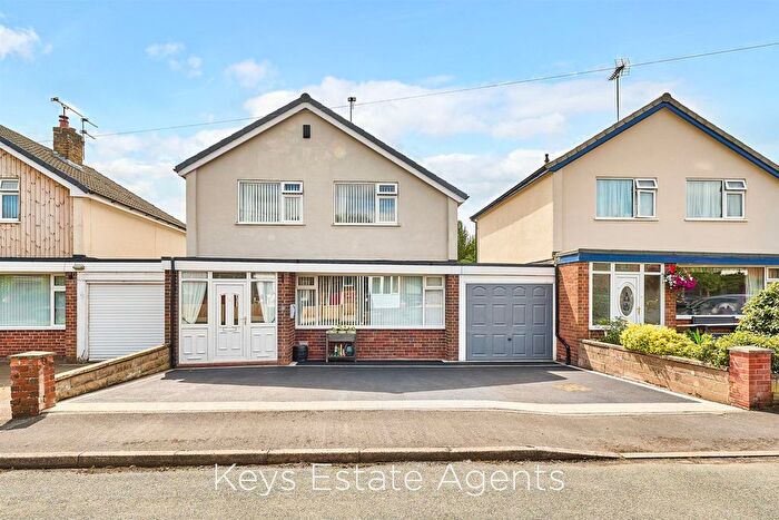 3 Bedroom Detached House For Sale In Dolespring Close, Forsbrook, Stoke-On-Trent, ST11