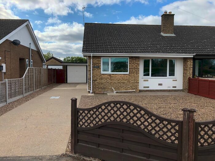 2 Bedroom Semi-Detached Bungalow To Rent In Station Road, Legbourne, Louth LN11