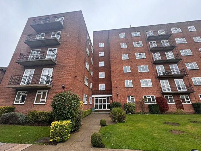 1 Bedroom Flat To Rent In Griffin Court, West Drive, Birmingham, B5