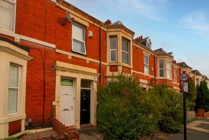 2 Bedroom Flat For Sale In Glenthorn Road, Newcastle Upon Tyne, NE2