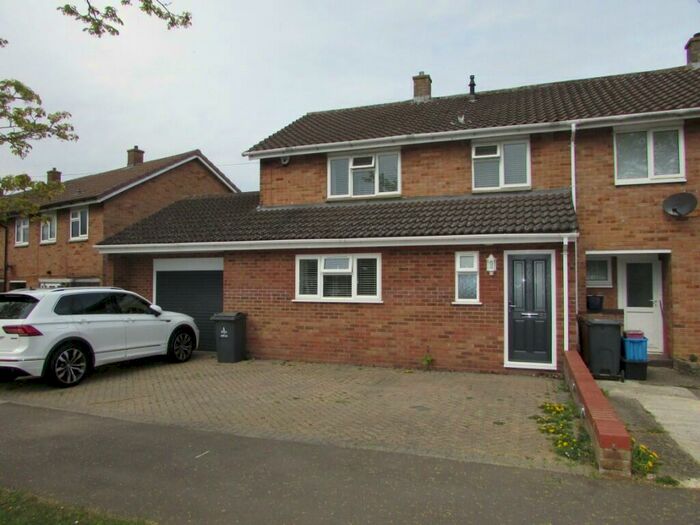 3 Bedroom End Of Terrace House To Rent In Rockingham Way, Stevenage, Hertfordshire, SG1