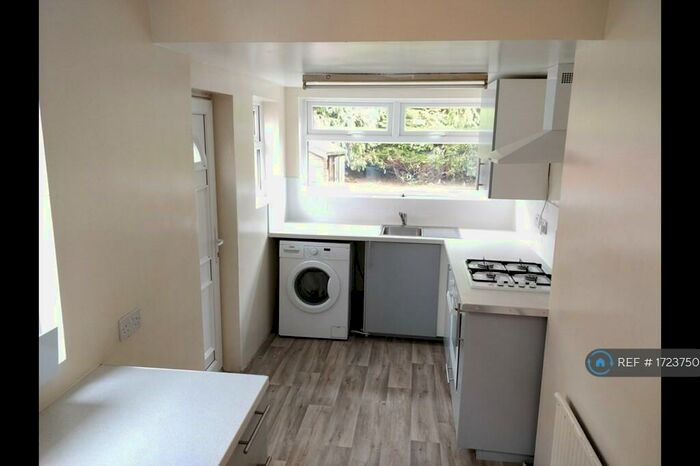 3 Bedroom Semi-Detached House To Rent In Mornington Crescent, Manchester, M14