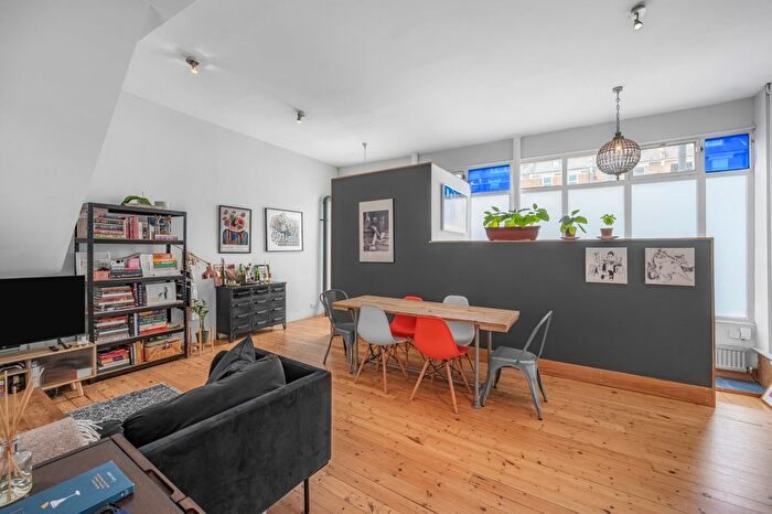 2 Bedroom Maisonette To Rent In Petherton Road, Newington Green, N5