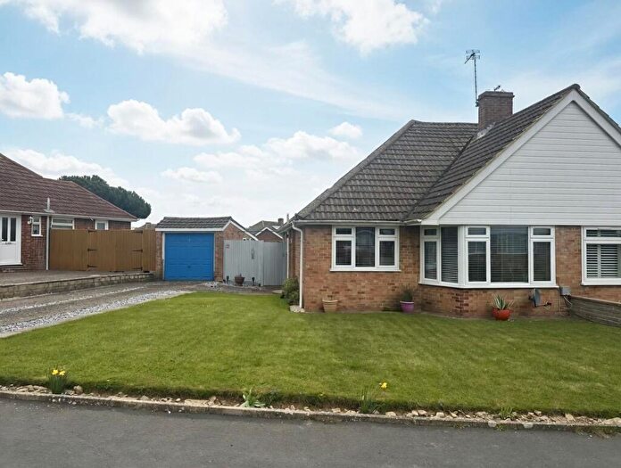 2 Bedroom Semi-Detached Bungalow For Sale In Flaxman Drive, Maidstone, ME16
