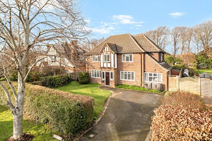 4 Bedroom Detached House For Sale In Hurst Road, East Preston, BN16