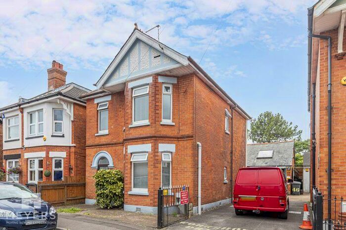 4 Bedroom Detached House To Rent In Wheaton Road, Bournemouth, BH7