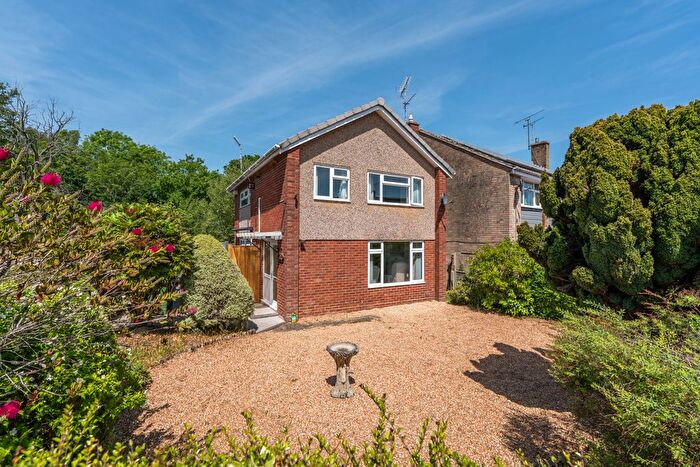 3 Bedroom Detached House For Sale In Raeburn Drive, Hedge End, SO30
