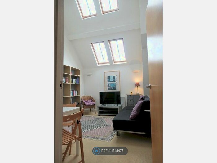 1 Bedroom Flat To Rent In Carlton Chambers, Hebden Bridge, HX7