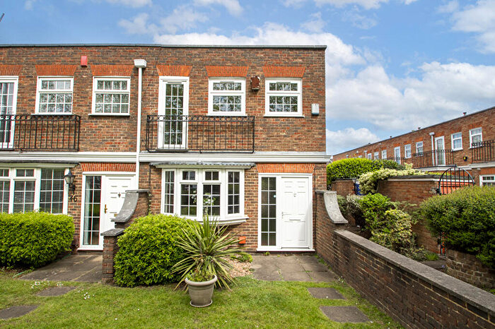 3 Bedroom End Of Terrace House To Rent In Crook Log, Bexleyheath, DA6