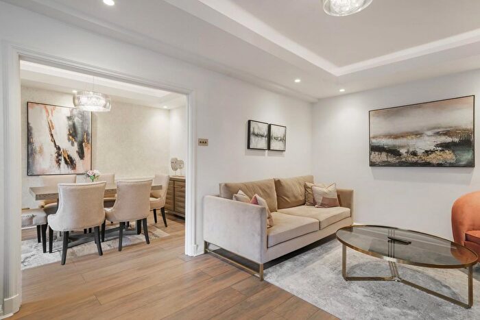 2 Bedroom Flat To Rent In Dorset House, Gloucester Place, London, NW1