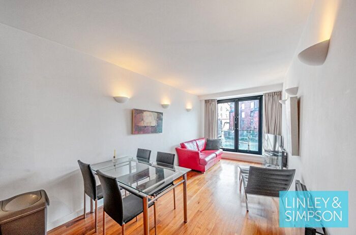 1 Bedroom Flat For Sale In The Quays, Concordia Street, Leeds, West Yorkshire, LS1